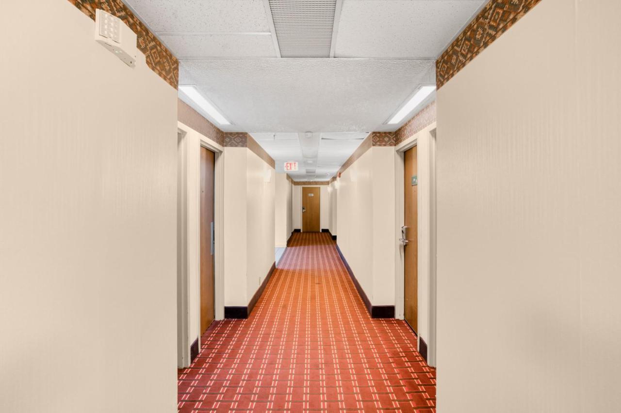 Oyo Townhouse Houston George Bush Intercontinental Hotel Exterior foto
